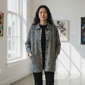 Karen Lessly Women Sz Large Animal Print Long Sleeve Gray Cream Button Cardigan